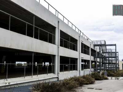 Il desolante parcheggio a tre piani